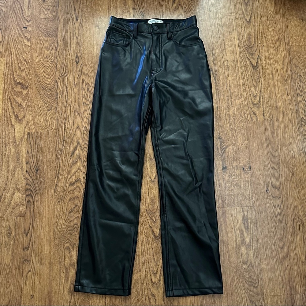 Abercrombie & Fitch Black Vegan Leather Pants 90’s Straight ultra high rise 27